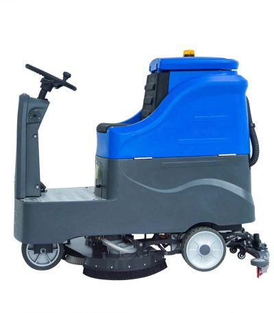 C90-Ride-On-Floor-Scrubber-02.jpg